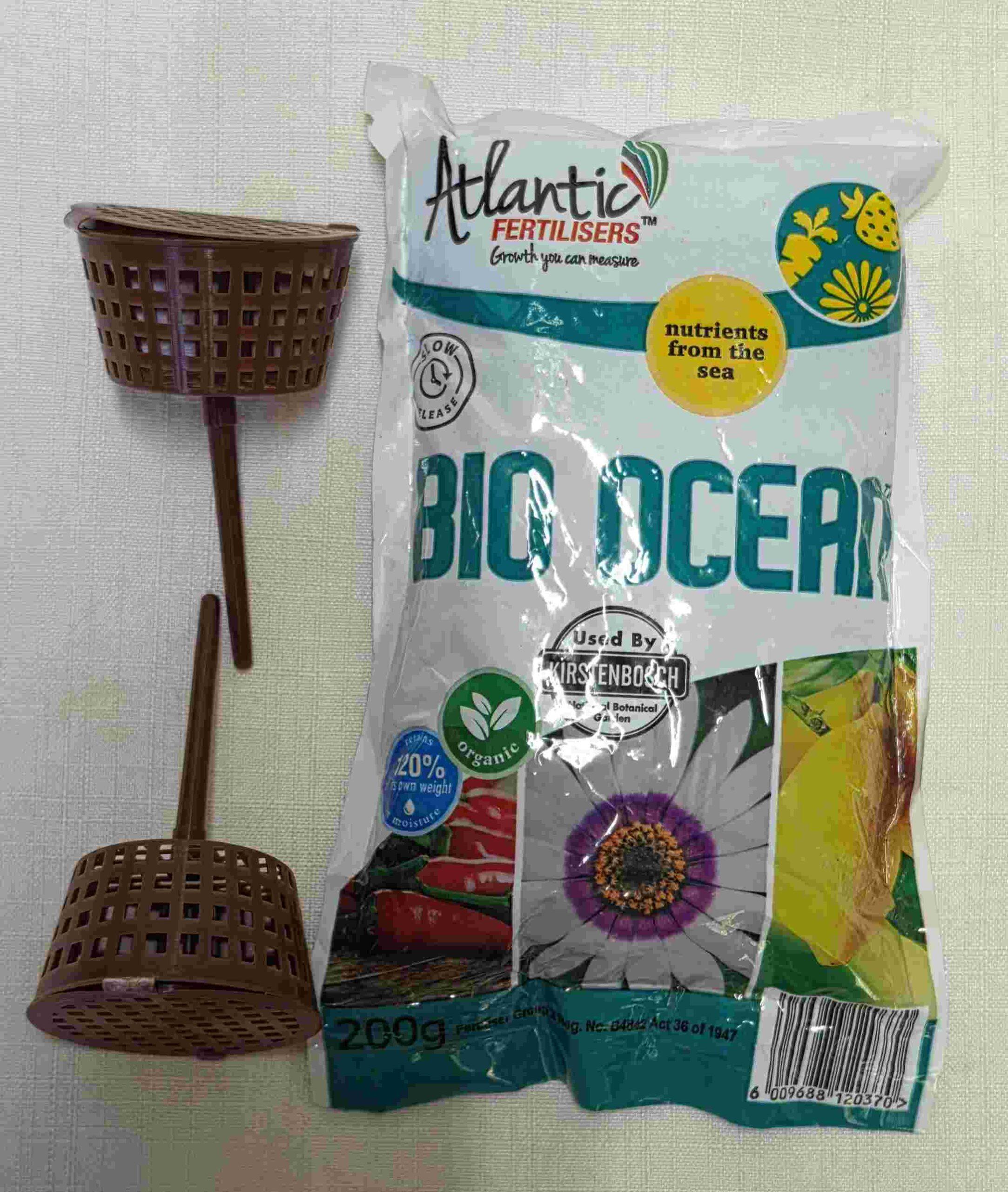 Organic Fertilizer bundle - 200 gr Bio Ocean and 2 fertilizer baskets