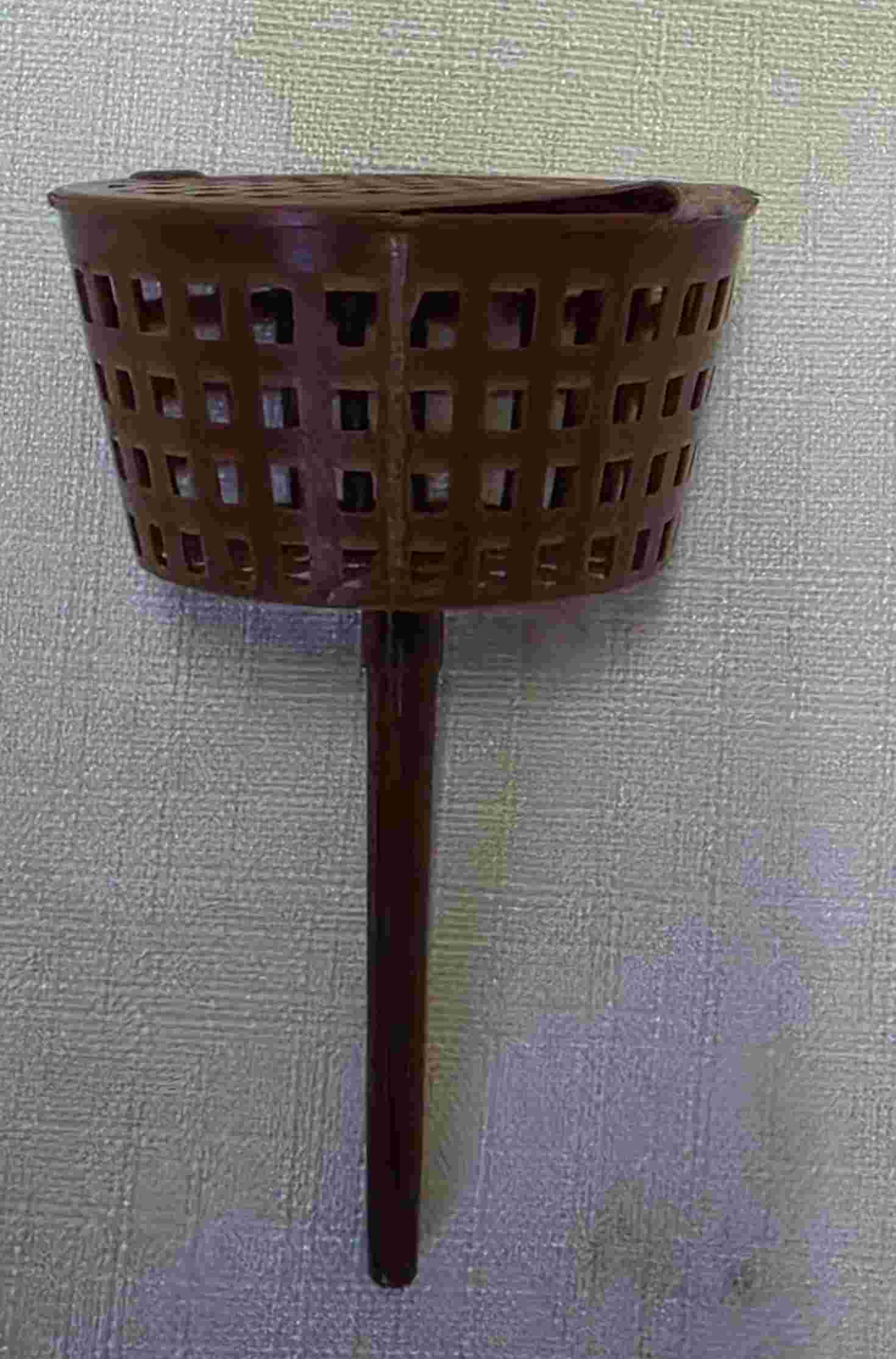 Fertilizer Basket - with spike - Image 2